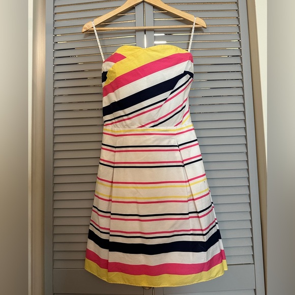 Lilly Pulitzer dress . Strapless . Size 10 - Picture 2 of 7